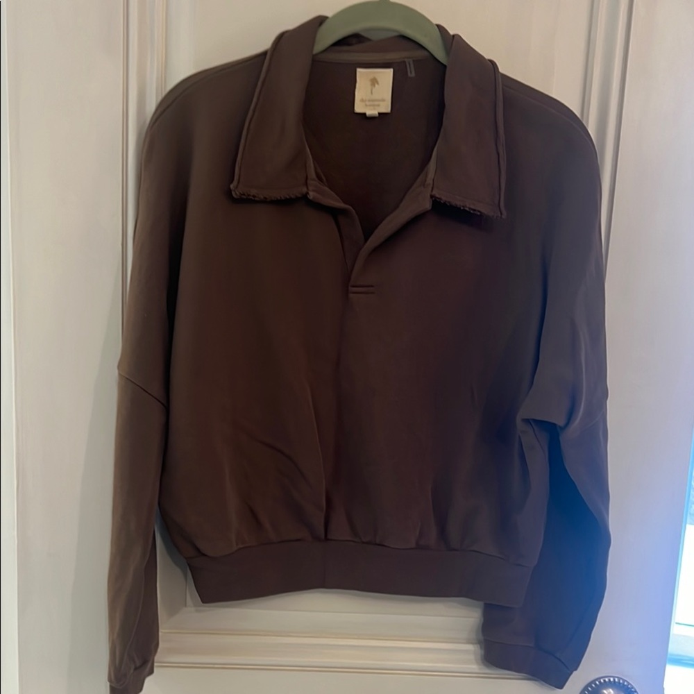 Brown collared sweatshirt